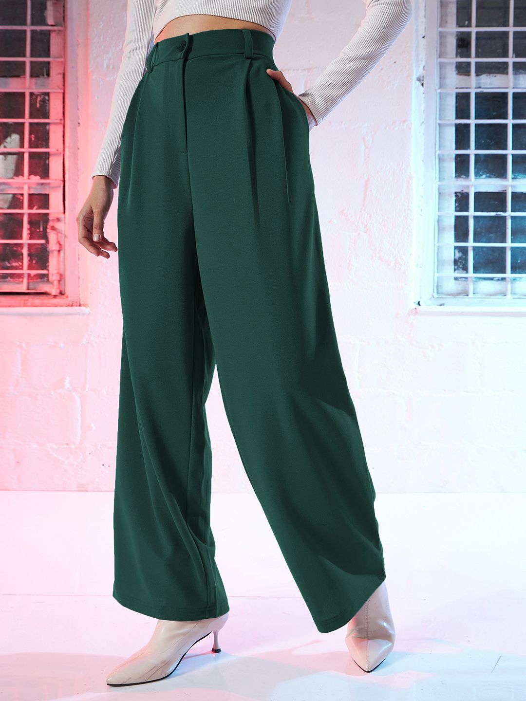SASSAFRAS Women Green Loose Fit High-Rise Pleated Parallel Trousers