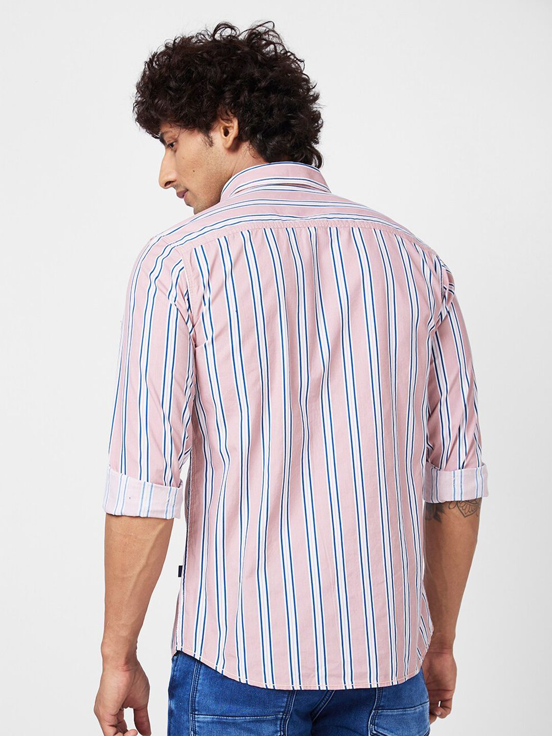 SPYKAR Slim Fit Vertical Striped Casual Shirt