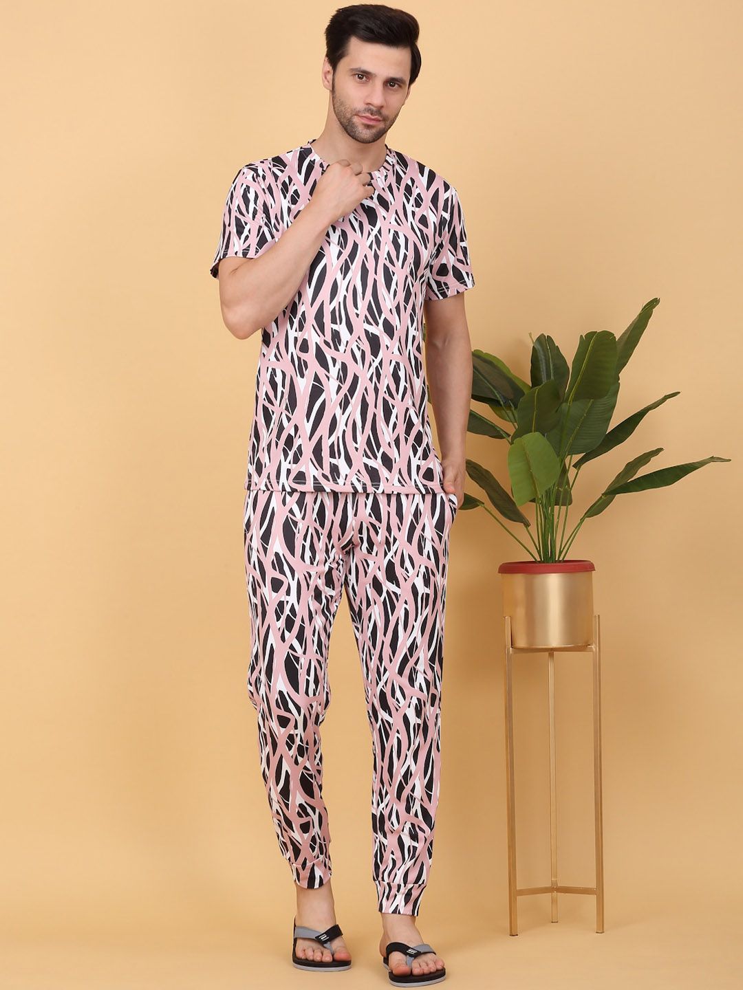 Sweet Dreams Pink & White Abstract Printed Round Neck Night suit