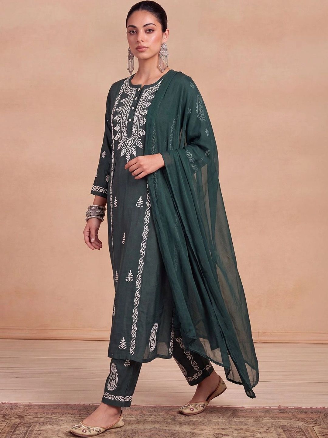 House of Chikankari Women   Regular Thread Work Chanderi Silk Kurta with Trousers &