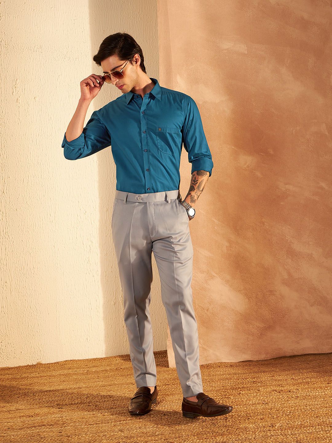 DENNISON Smart Spread Collar Cotton Casual Shirt