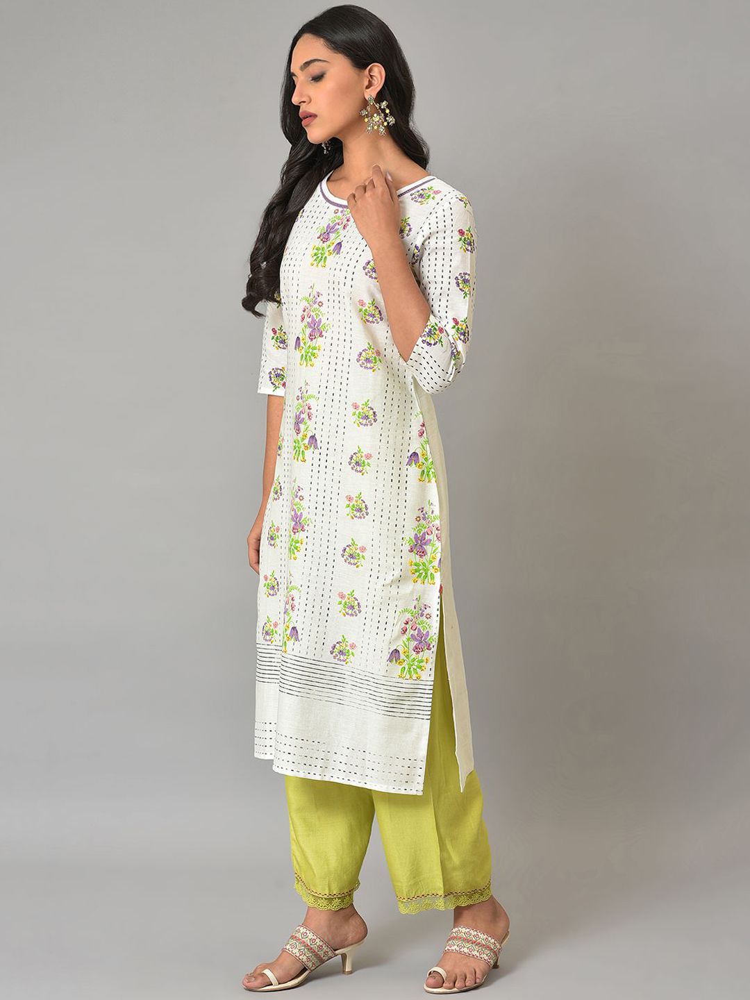 W Floral Printed Round Neck Cotton Straight Kurta