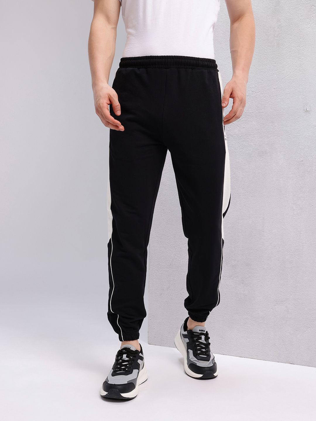 HRX by Hrithik Roshan Men Contrast Side Panel Lifestyle Track Pants