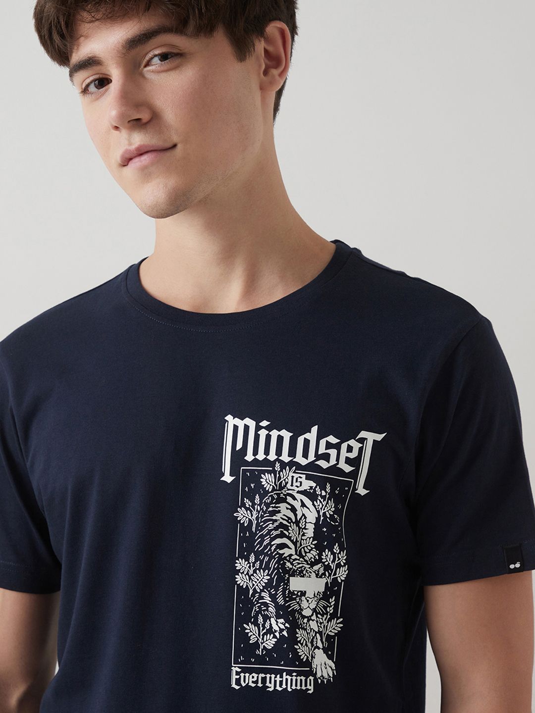 Bewakoof Men Graphic Printed Round Neck Pure Cotton T-shirt