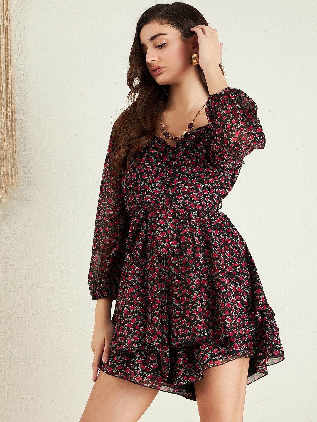 Berrylush Black Floral Printed Sweetheart Neck Layered Detailed Playsuit With Belt