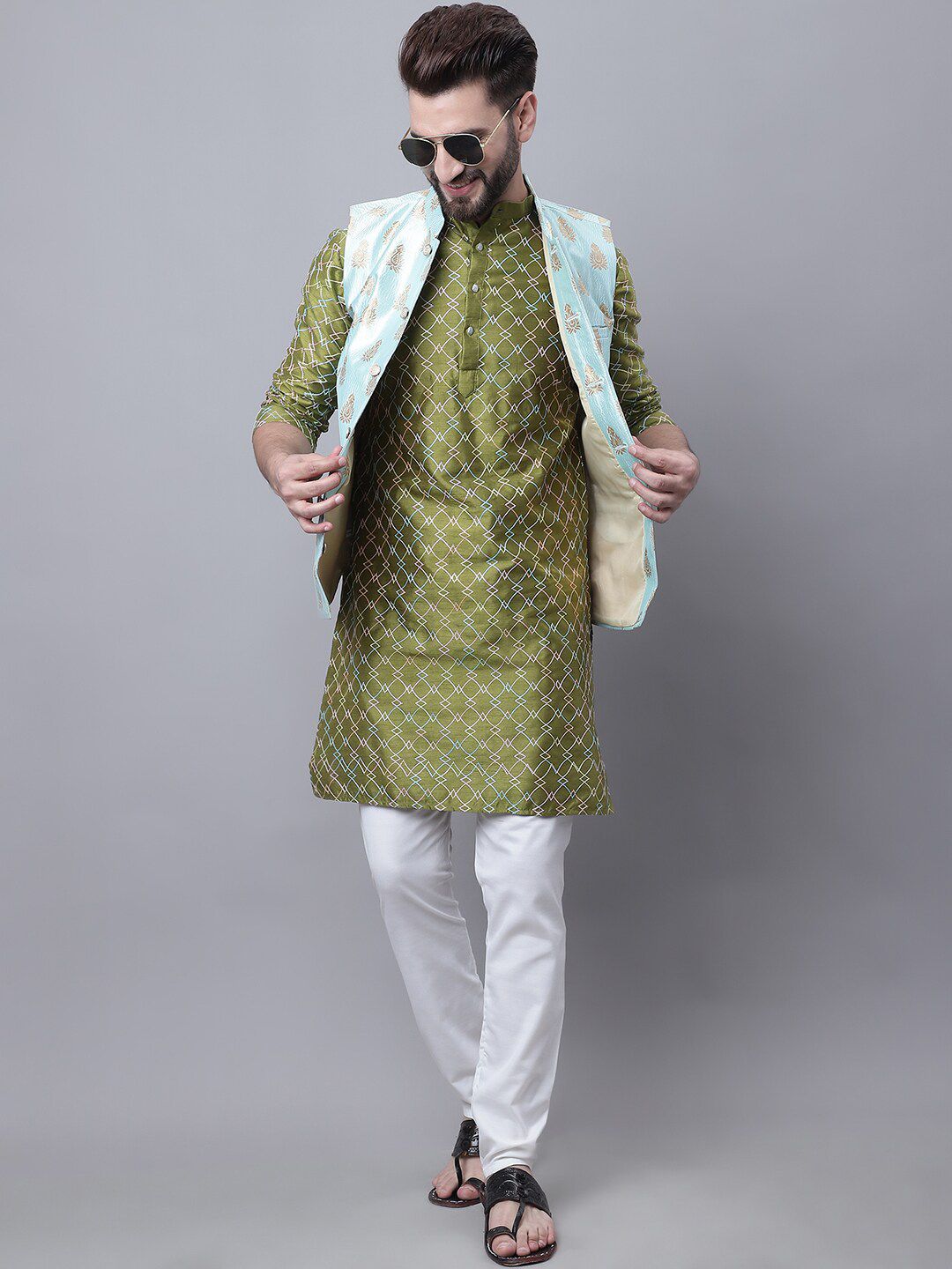 SOJANYA Ethnic Motifs Embroidered Regular Kurta with Pyjamas & Nehru Jacket