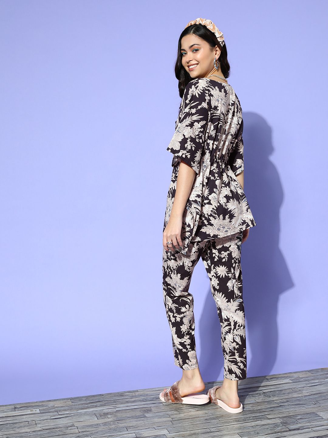 SANSKRUTIHOMES Women Black Floral Printed Night suit