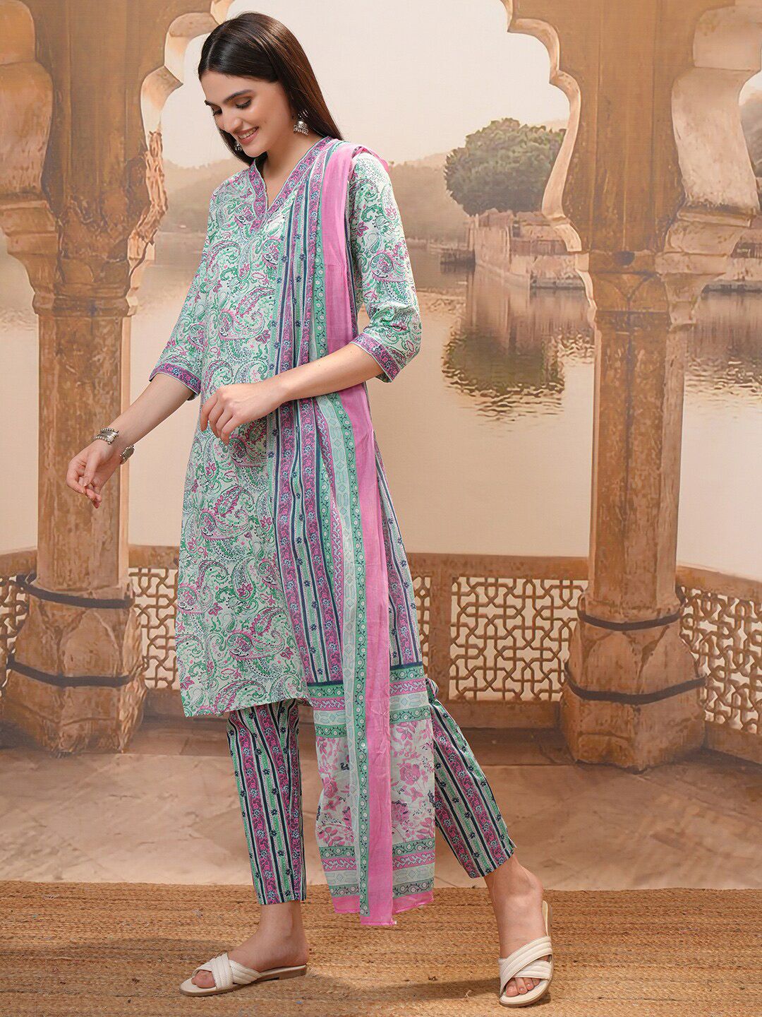 Vishudh Green Floral Printed Pure Cotton Straight Kurta With Trousers & Dupatta