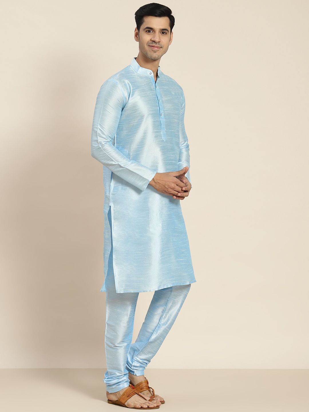 SOJANYA Men Blue Kurta with Churidar