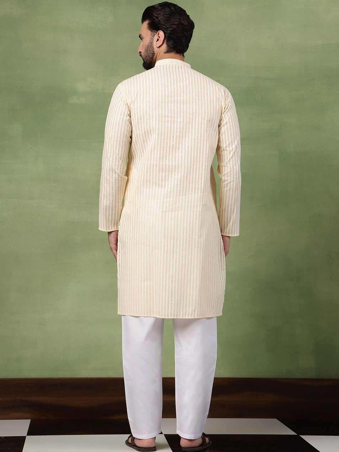 SOJANYA Men Striped Kurta