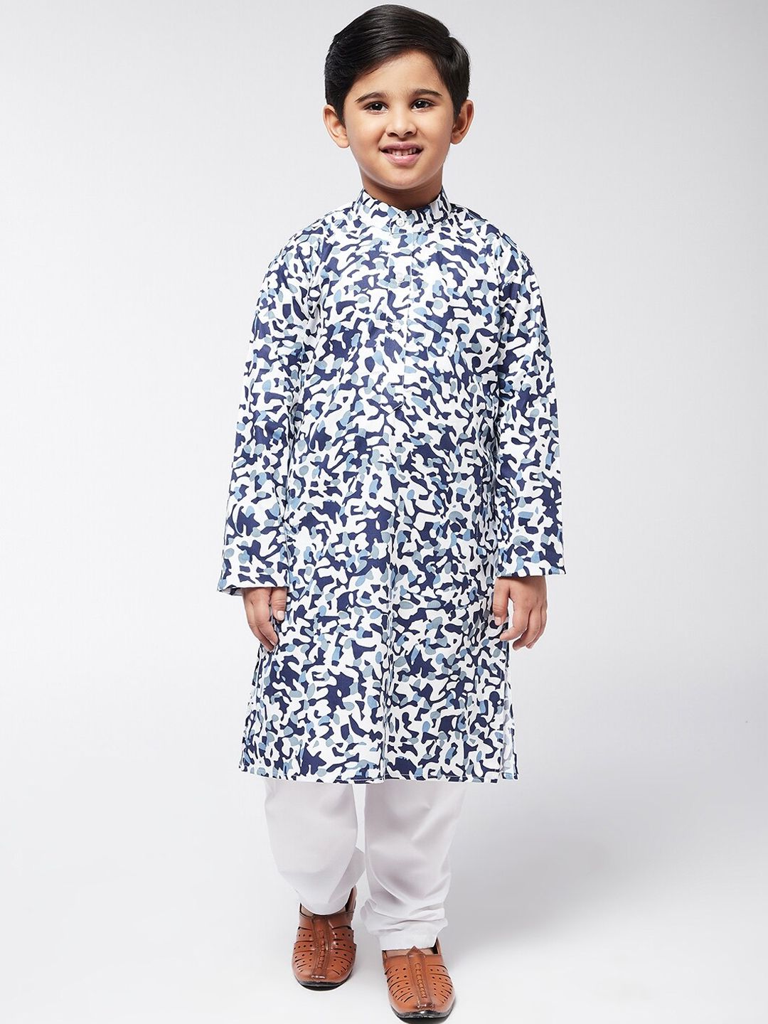 SOJANYA Boys Off White & Navy Blue Cotton Printed Kurta