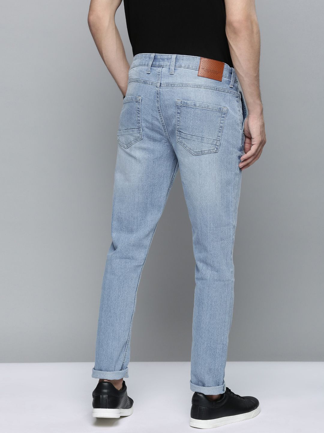 The Indian Garage Co Men Blue Slim Fit Light Fade Stretchable Jeans