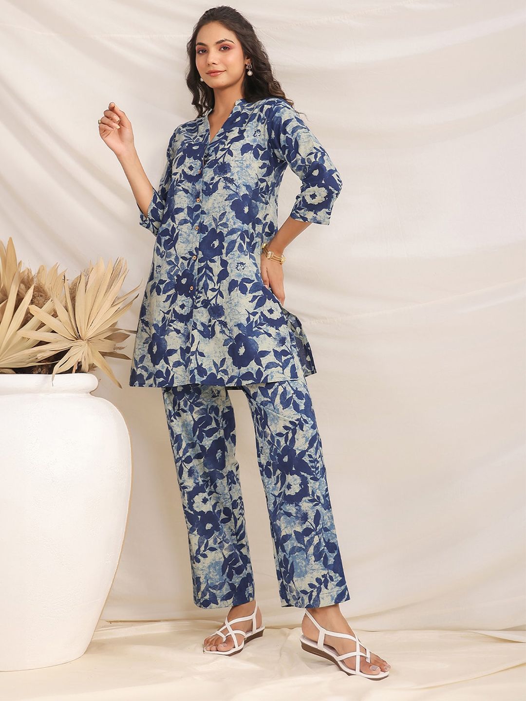 Janasya Women's Indigo Pure Cotton Floral Printed Regular Co-ord Set