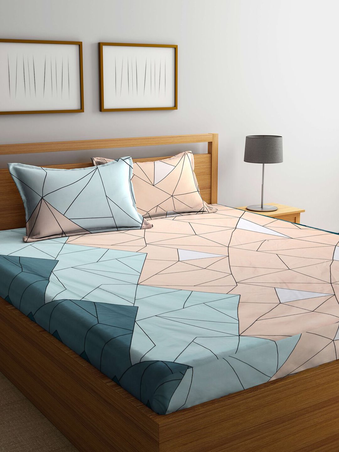 KLOTTHE Blue & Peach-Coloured Geometric 300 TC King Bedsheet with 2 Pillow Covers