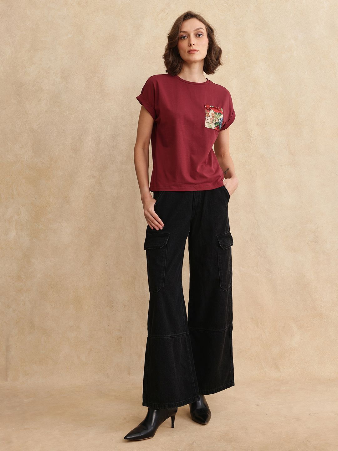 T-Shirt Poket Wanita yang Rareism Printed
