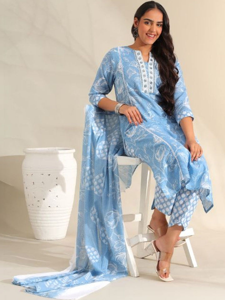 Mamicha Women Floral Printed Regular Thread Work Pure Cotton Kurta with Trousers & With Dupatta