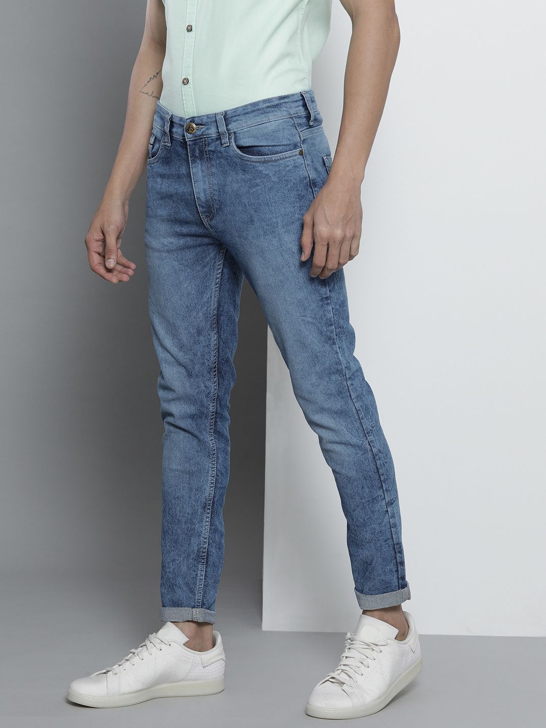 The Indian Garage Co Men Blue Slim Fit Light Fade Stretchable Jeans