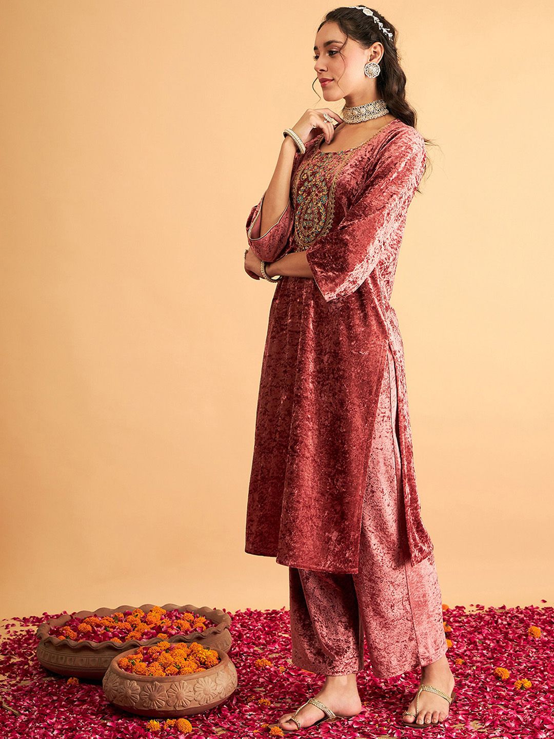 Shae by SASSAFRAS Pink Floral Yoke Design Velvet Thread Work Flared Sleeves Kurta