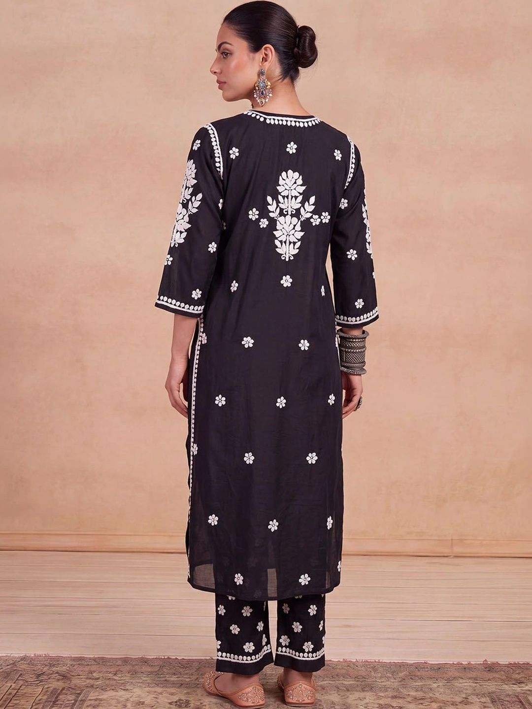 Rumah Wanita Chikankari Motif Etnik Bersulam Benang Biasa Kerja Chanderi Sutera Kurta dengan Seluar