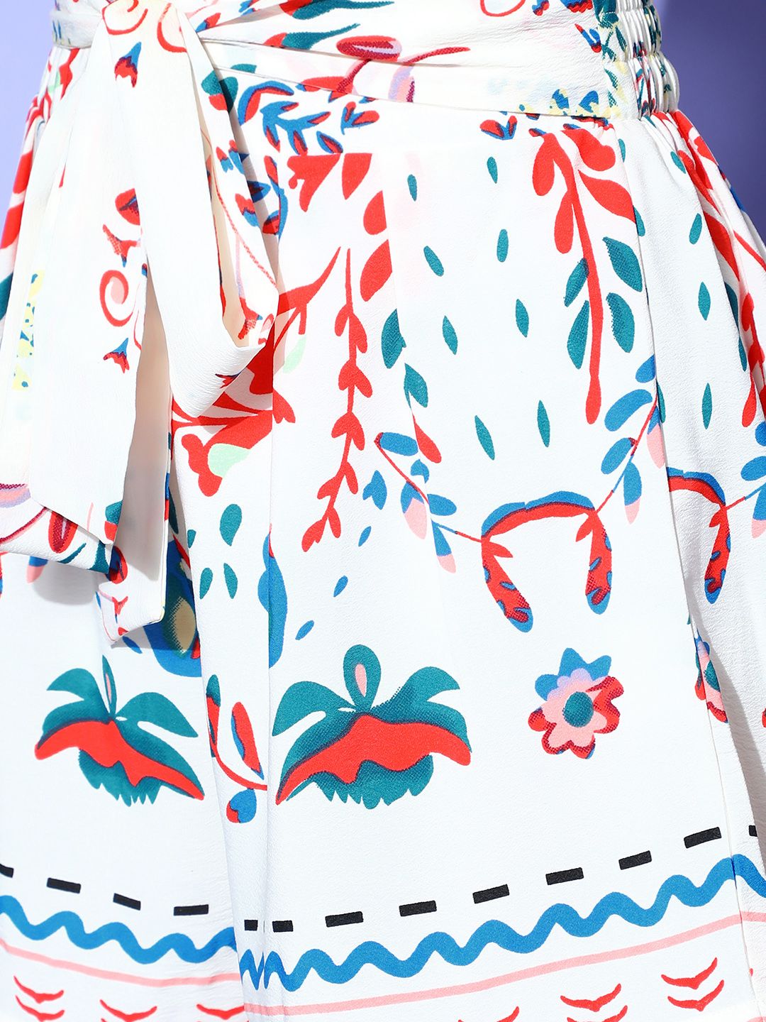 Berrylush Women White Floral Print Parade Shorts