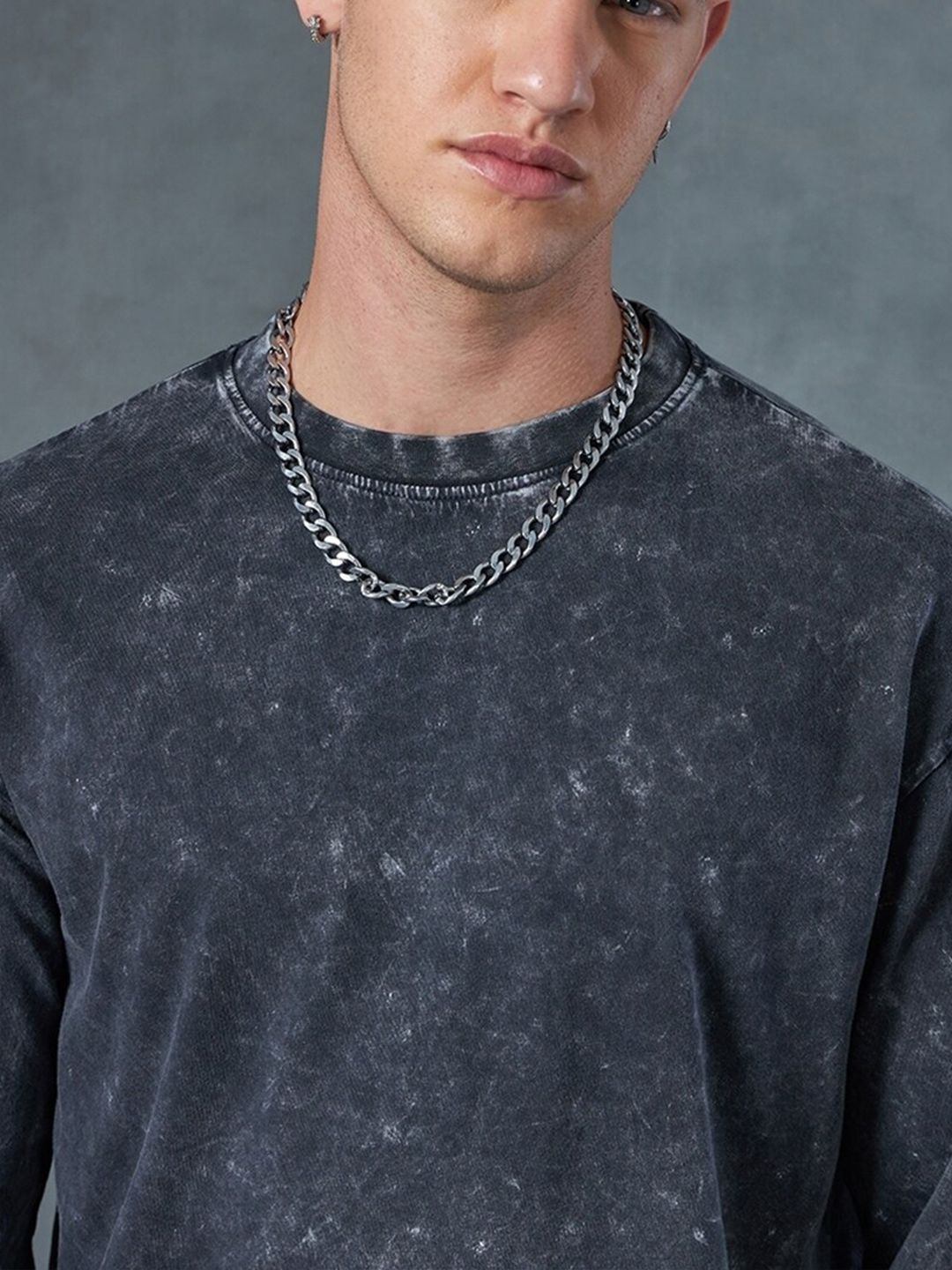 Bewakoof Self Design Drop-Shoulder Sleeves Oversized Acid Wash Cotton T-shirt
