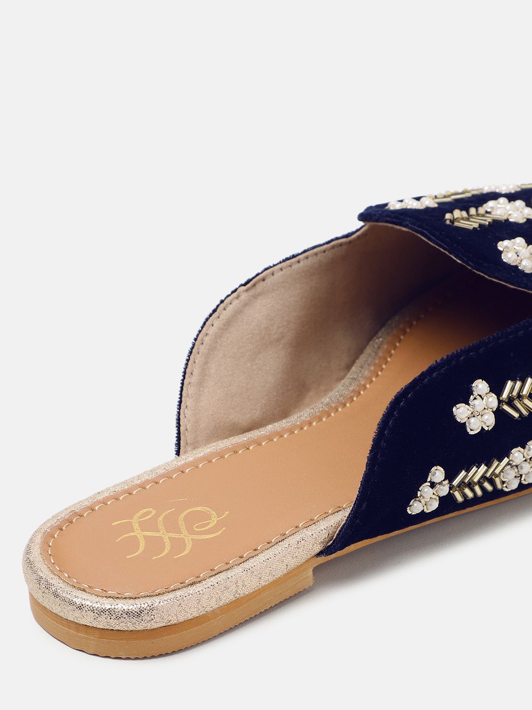 House of Pataudi Women Embellished Ethnic Mules
