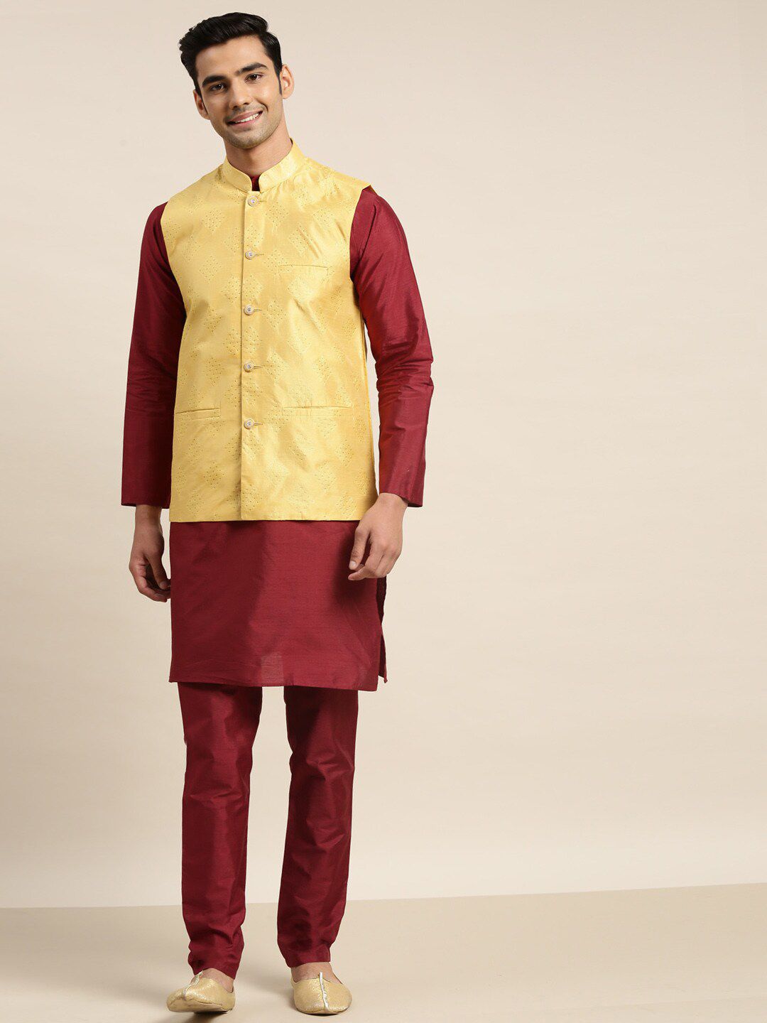 SOJANYA Manadrin Collar Kurta with Pyjamas & Nehru Jacket