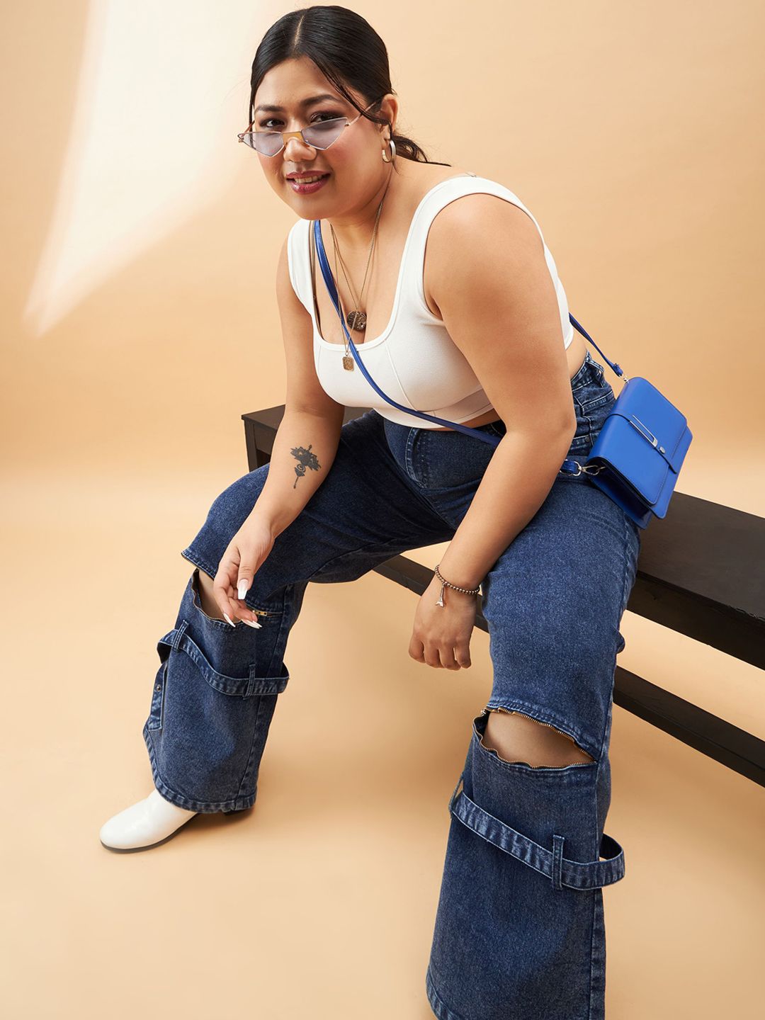 SASSAFRAS Curve Women Plus Size Comfort High-Rise Light Fade Stretchable Jeans
