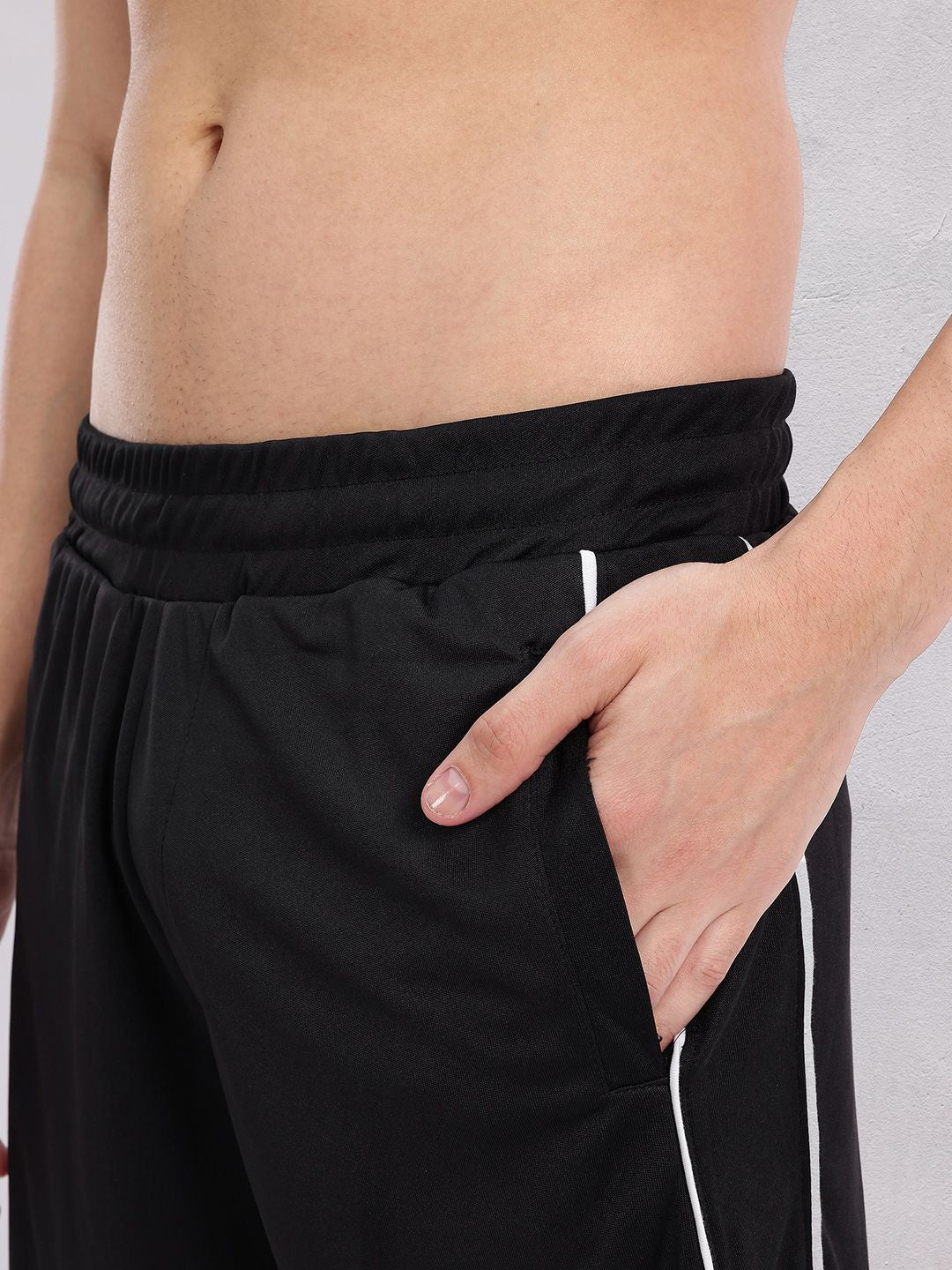 HRX by Hrithik Roshan Men Mid-Rise Training Shorts with Contrast Piping