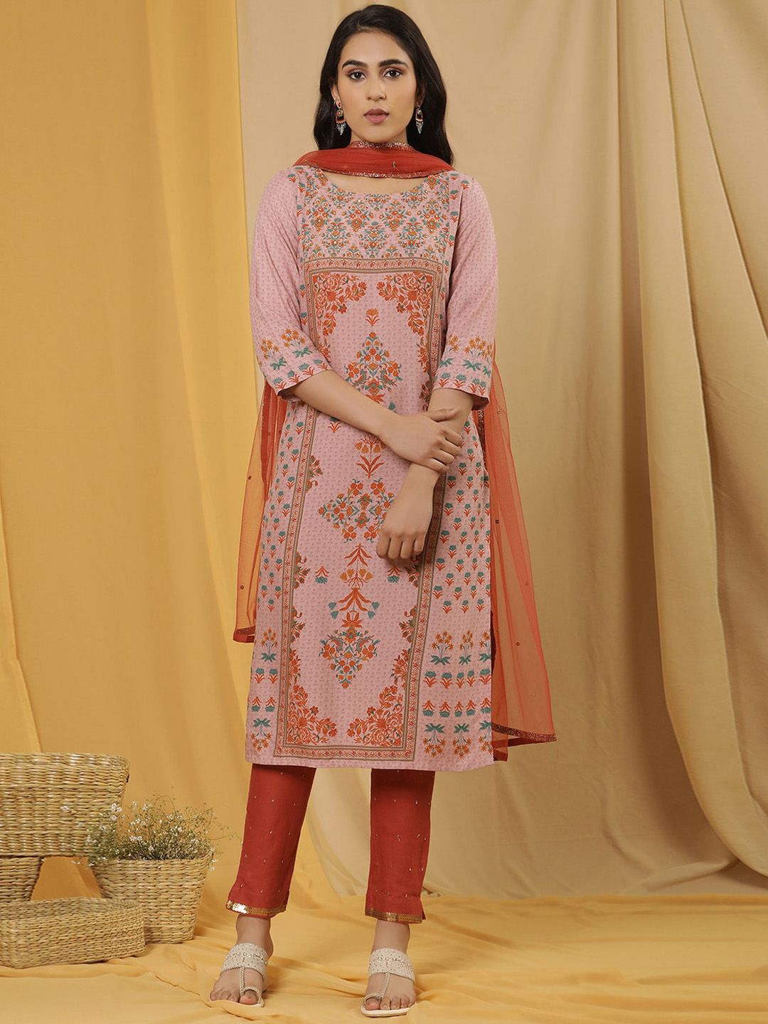 W Ethnic Motifs Printed Regular Sequinned Kurta with Trousers & With Dupatta