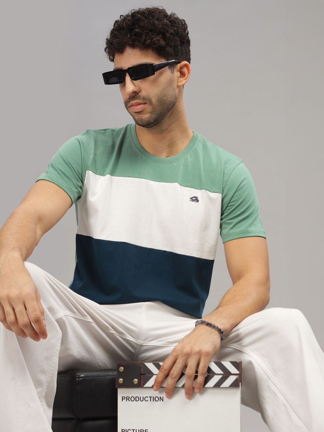 ADRO Colourblocked Regular Fit Cotton T-shirt