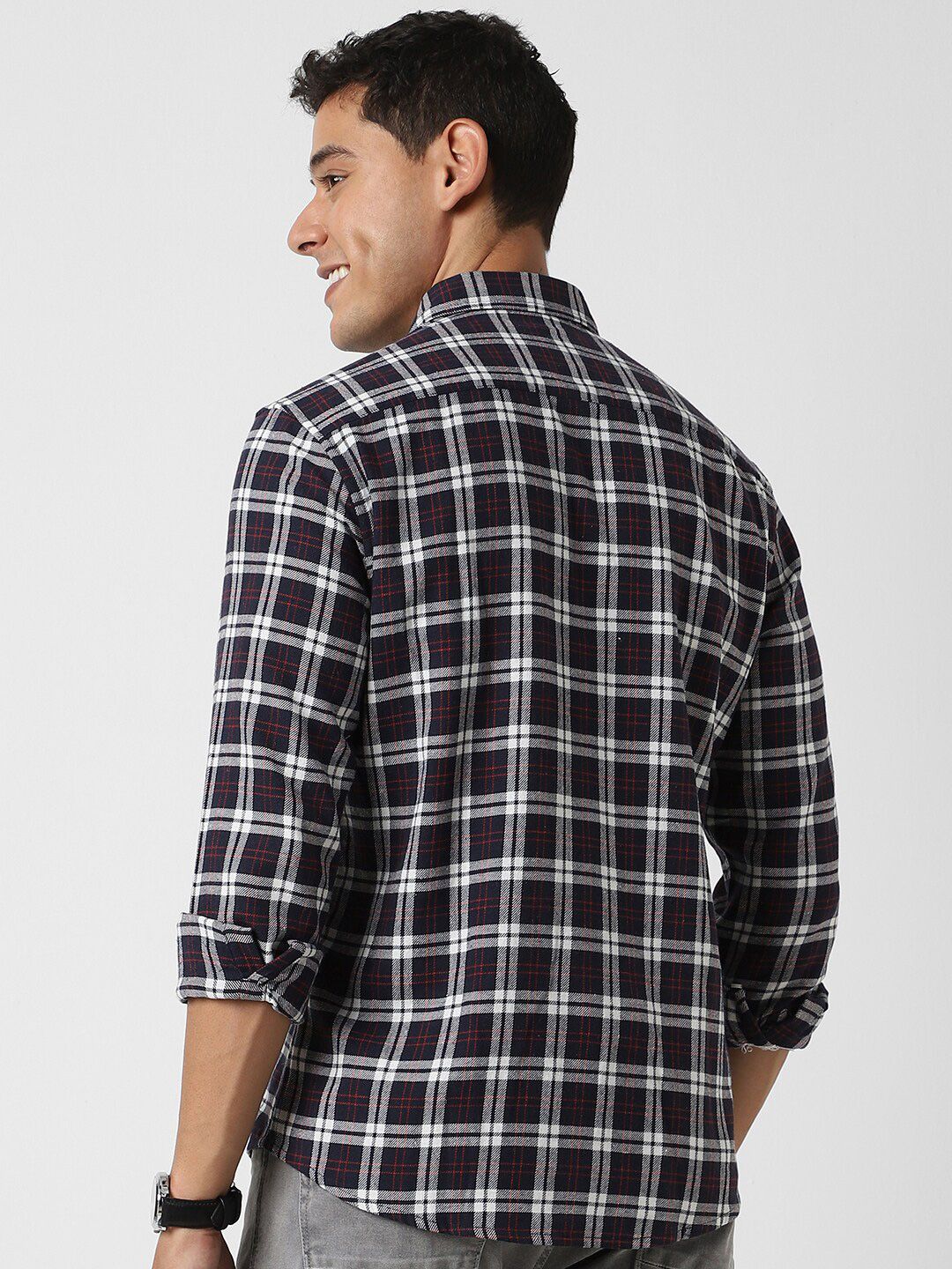 VASTRADO Classic Slim Fit Tartan Checks Opaque Cotton Casual Shirt