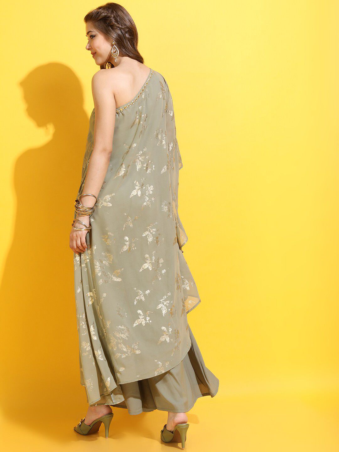 Vishudh Women Green Floral Printed Kurta with Palazzos