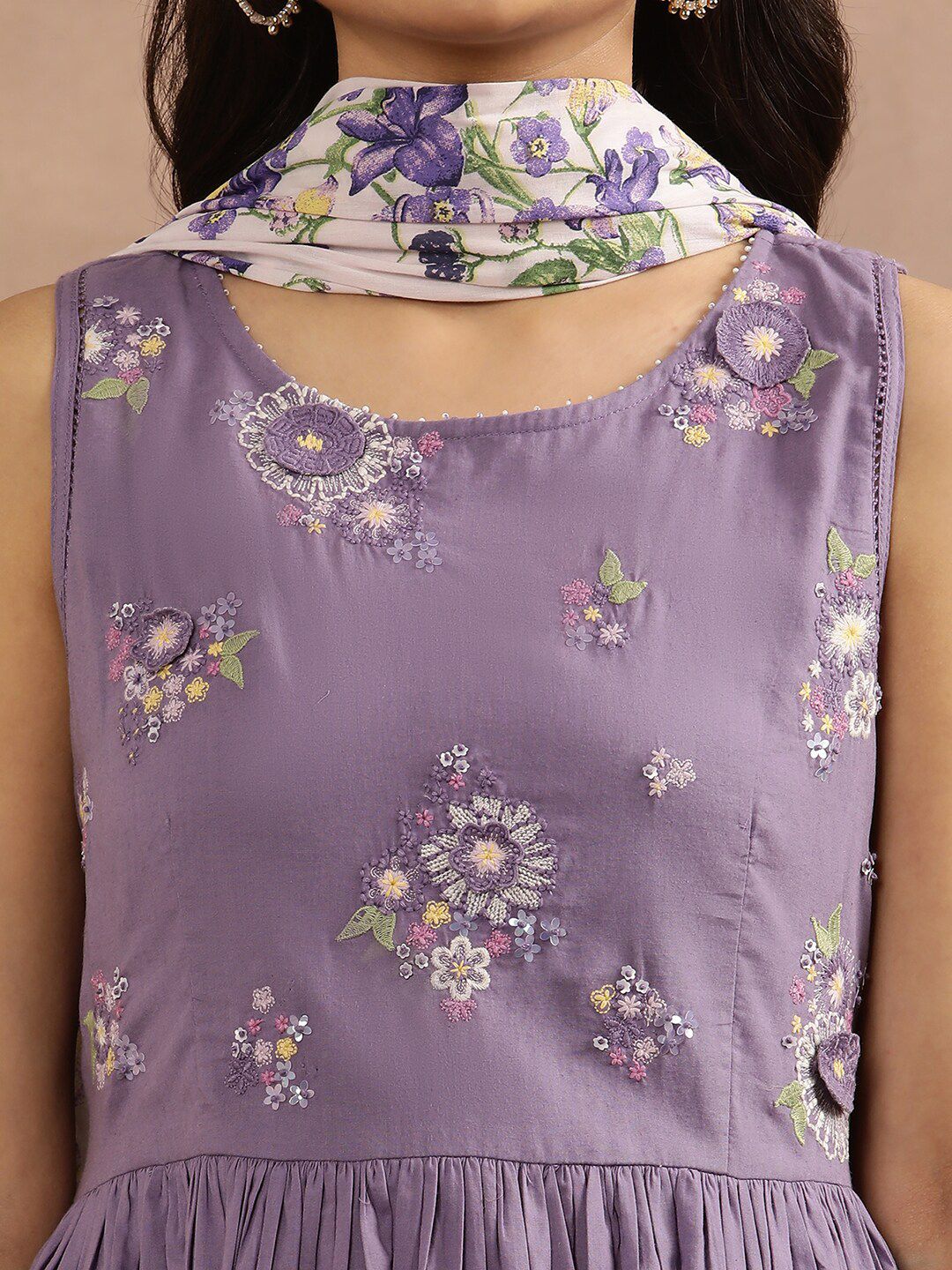 W Floral Yoke Design Empire Thread Work Pure Cotton Kurta with Trousers & With Dupatta