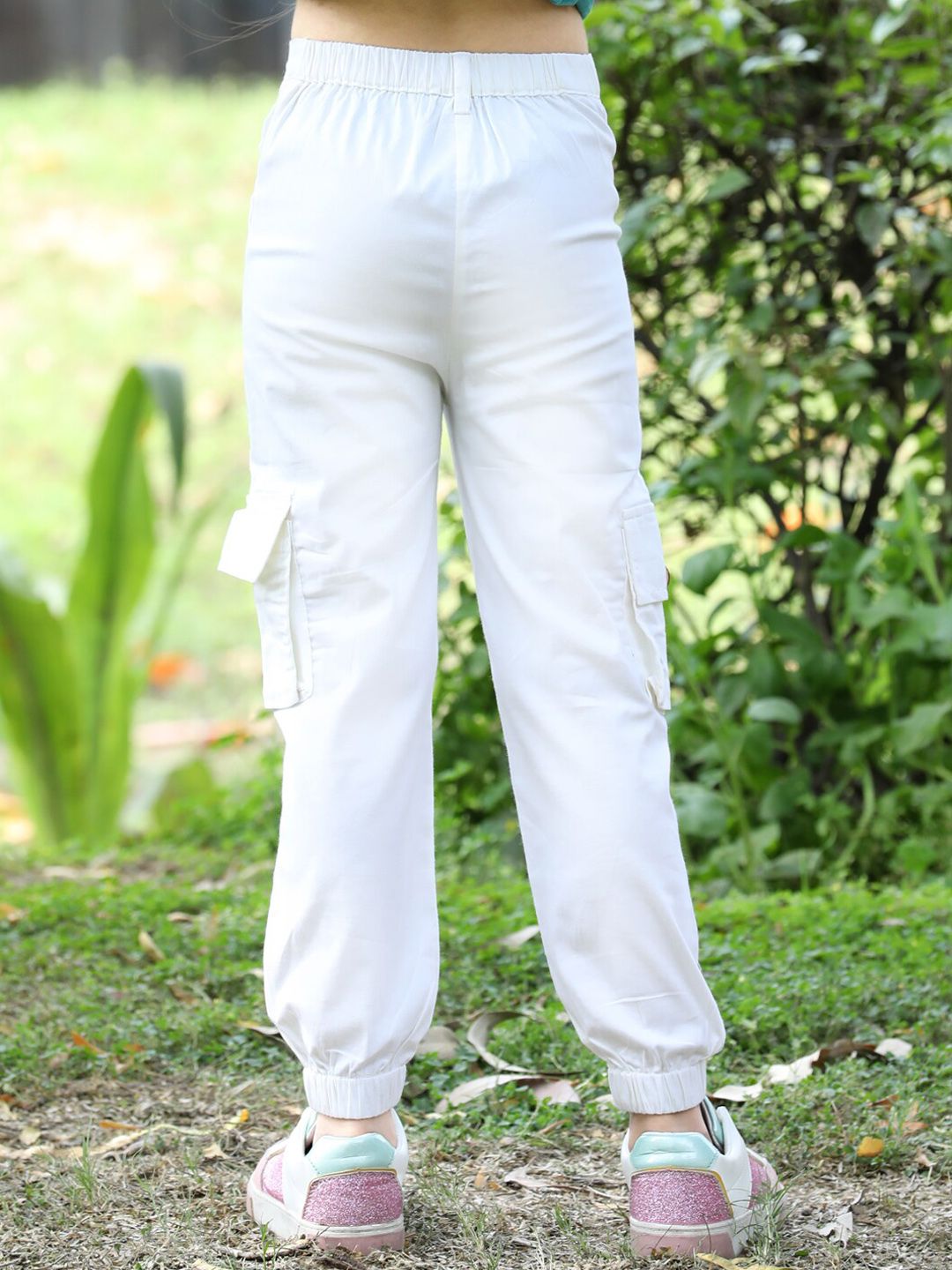 Cutiekins Girls Cotton Mid-Rise Flat-Front Plain Cargos Trousers