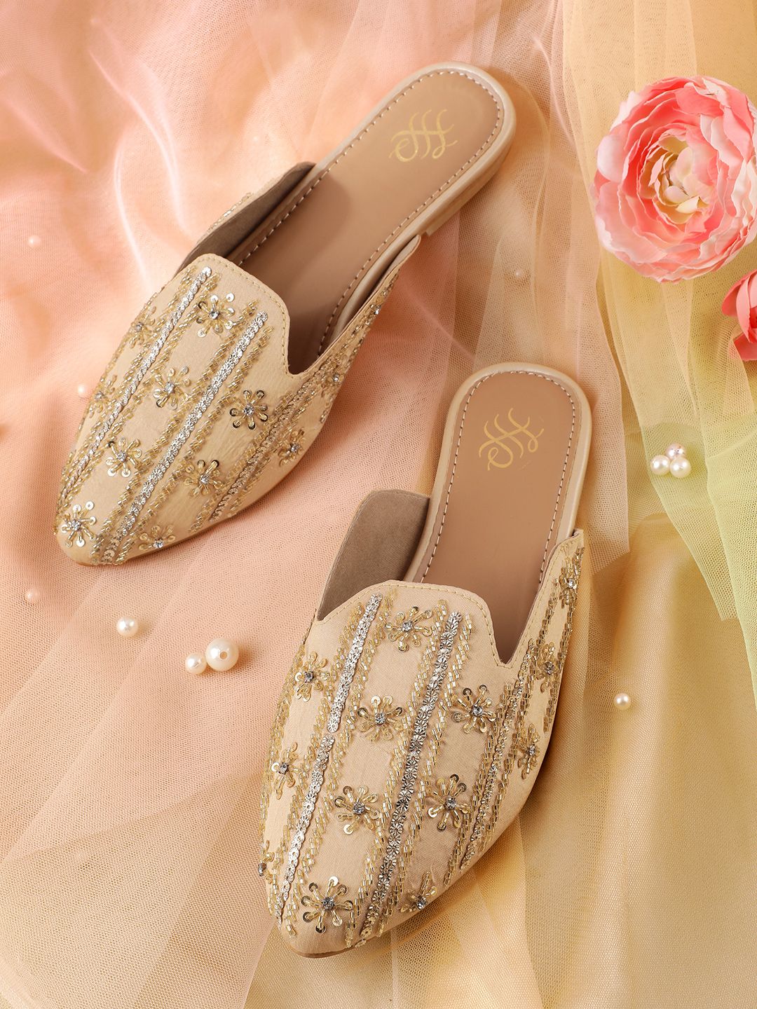 House of Pataudi Women Embroidered Ethnic Mules