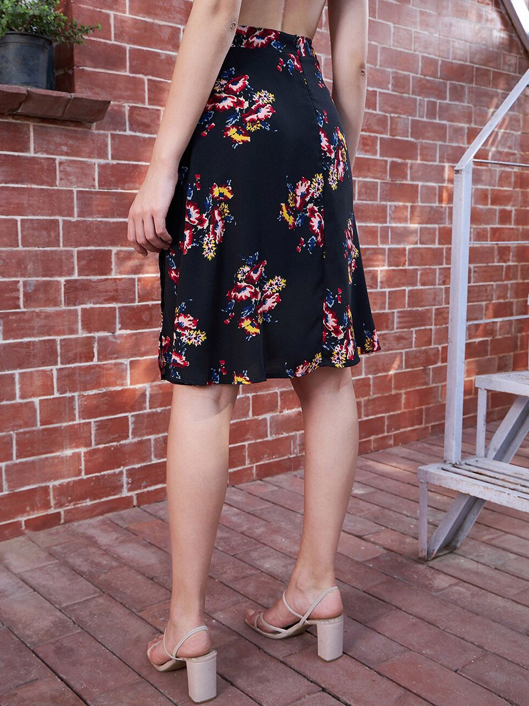 Berrylush Floral Printed Knee-Length Thigh-High Slit Skirt