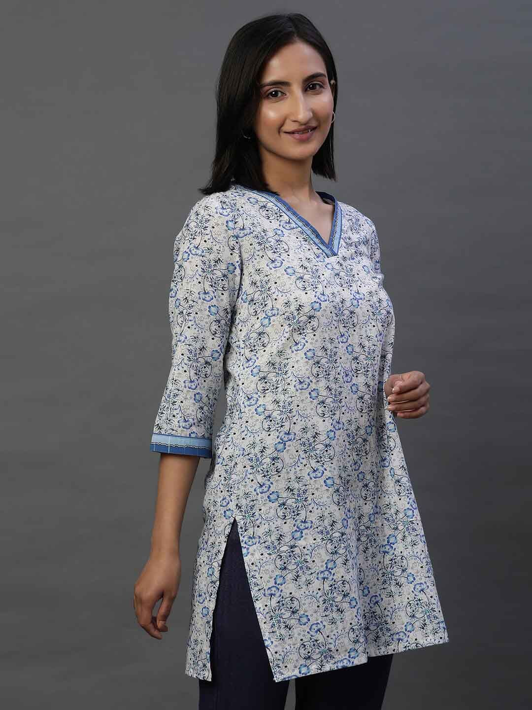 AURELIA Floral Printed V-Neck Straight Kurti
