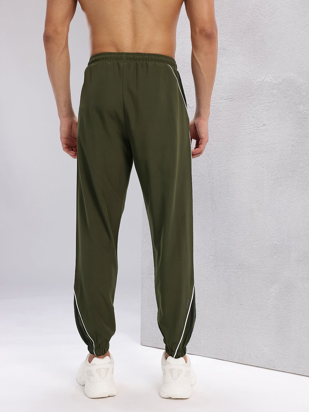 HRX by Hrithik Roshan Men Panelled Rapid-Dry Training Joggers