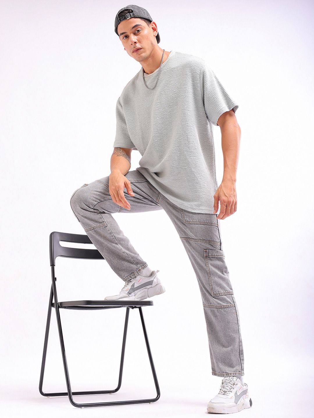 The Indian Garage Co Men Dad Fit Mid-Rise Clean Look Heavy Fade Cargo Style Cotton Jeans