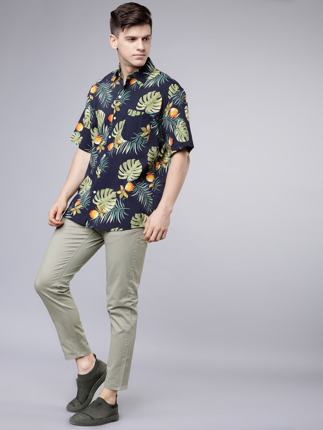 HIGHLANDER Men Olive Green Tapered Fit Chinos