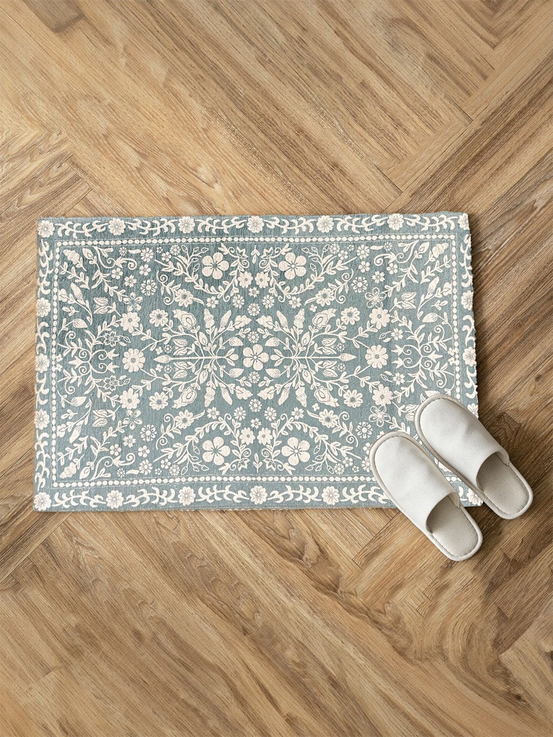 URBAN SPACE Grey & Off White Floral Printed Vintage Anti-Skid Carpet