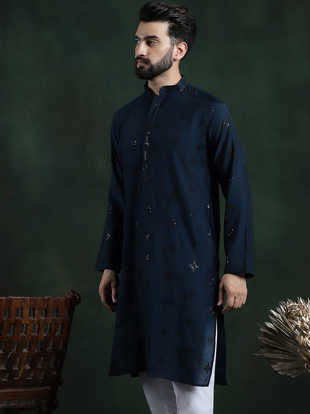 SOJANYA Motif Etnik Bersulam Kolar Mandarin Kurta Lurus Labuci