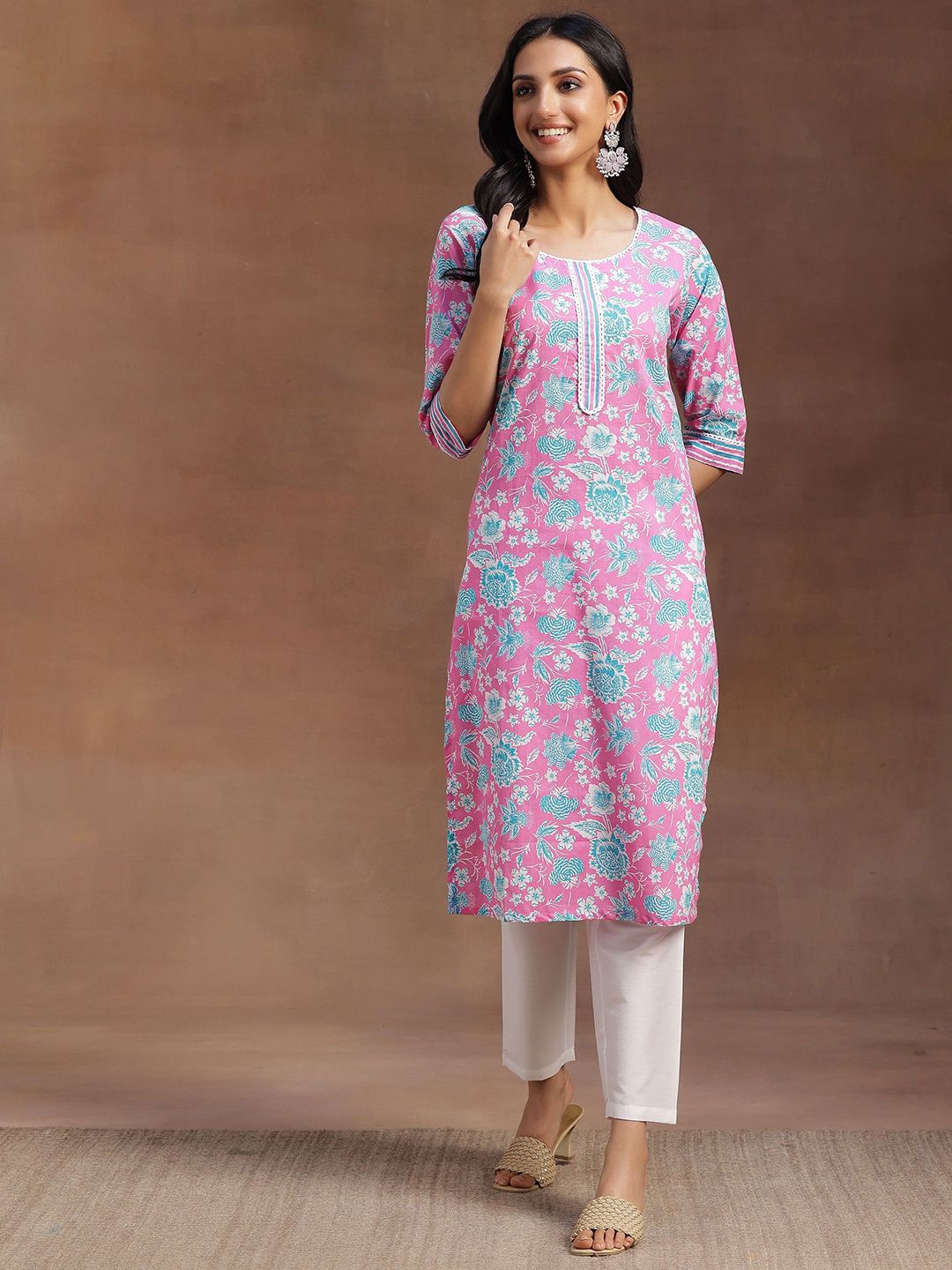 Libas Women Floral Printed Gotta Patti Floral Kurta