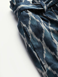 Shae by SASSAFRAS Women Navy Blue & Off-White Ikat Printed Cropped Trousers