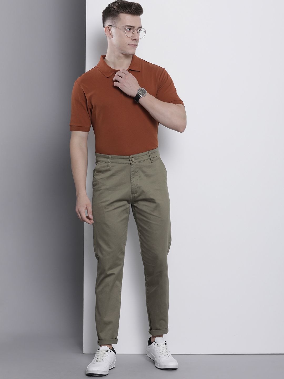 The Indian Garage Co Men Solid Slim Fit Chinos Trousers