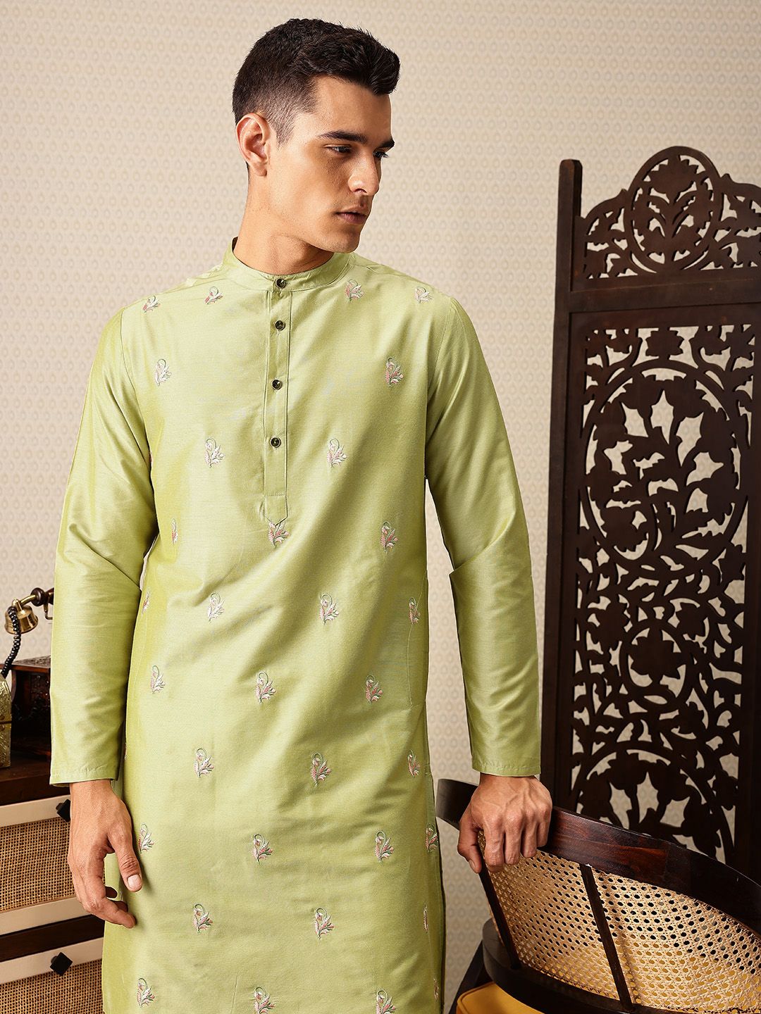 House of Pataudi Floral Embroidered Band Collar Thread Work Jashn Kurta