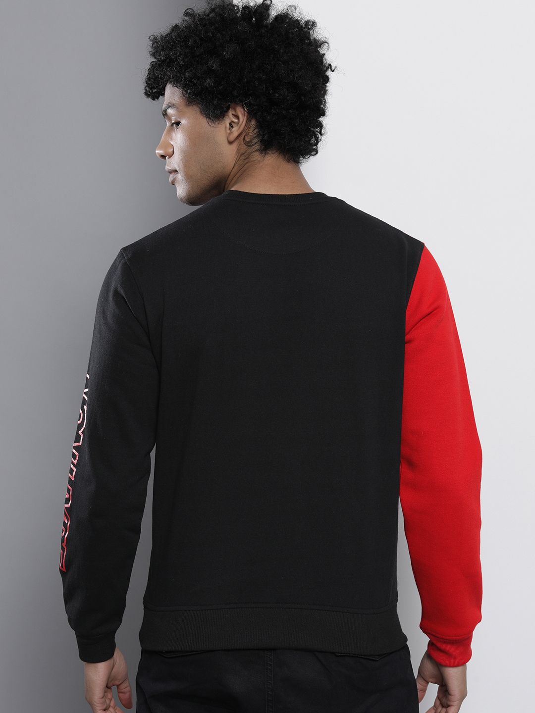 The Indian Garage Co Men Black Colourblocked Sweatshirt