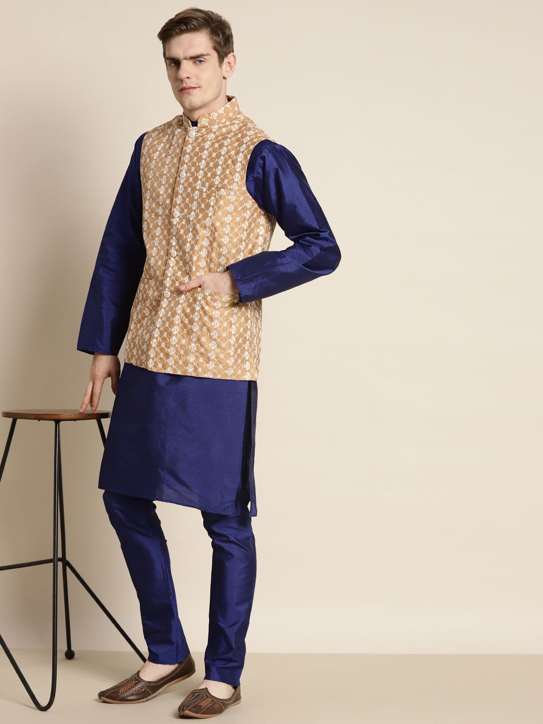 SOJANYA Lelaki Motif Etnik Biru Sulam Kurta Churidar