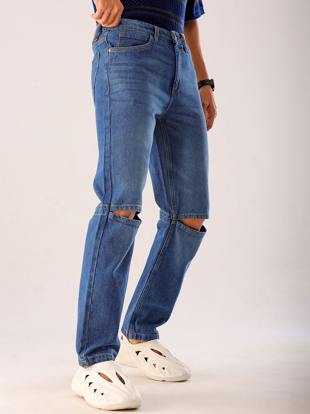 The Indian Garage Co Men Straight Fit Slash Knee Light Fade Jeans